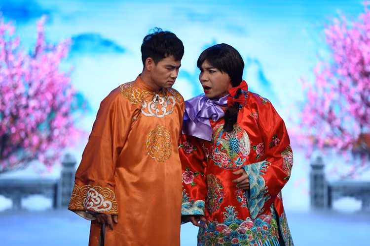 Vẫn là những gương mặt quen thuộc với khán giả như Chí Trung, Quang Thắng, Tự Long và Vân Dung, nhưng tên các Táo được thay đổi nhiều để phù hợp với tình hình chung trong năm qua. 