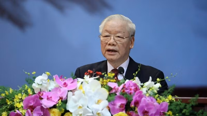 Tổng Bí thư Nguyễn Phú Trọng nhắn nhủ: “Nói đến xung kích của tuổi trẻ trong phong trào hành động cách mạng, tôi muốn nhấn mạnh và nhắn gửi tới thế hệ trẻ cả nước hai chữ “tiên phong”. Đoàn thanh niên của chúng ta là Đoàn thanh niên tiên phong".