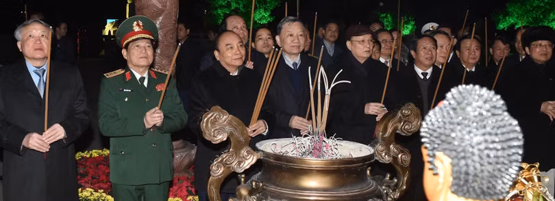 Thủ tướng Nguyễn Xuân Phúc cùng các đồng chí lãnh đạo Đảng, Nhà nước đã dự lễ đón nhận bằng xếp hạng di tích lịch sử quốc gia cho Khu di tích Bạch Đằng Giang tại huyện Thủy Nguyên, thành phố Hải Phòng.