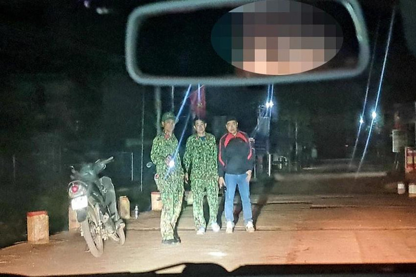 Các chốt kiểm soát người ra vào địa bàn xã Thành Long được lập ngay sau khi Triệu Quân Sự trốn khỏi trại giam. Ảnh: Pháp luật Các chốt kiểm soát người ra vào địa bàn xã Thành Long được lập ngay sau khi Triệu Quân Sự trốn khỏi trại giam. Ảnh: Pháp luật