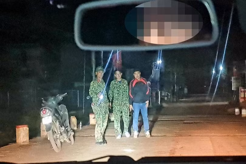 Các chốt kiểm soát người ra vào địa bàn xã Thành Long được lập ngay sau khi Triệu Quân Sự trốn khỏi trại giam. Ảnh: Pháp luật