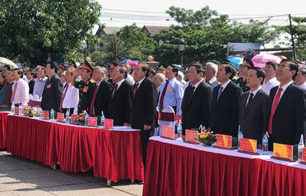 Thượng cờ Tổ quốc mừng ngày thống nhất non sông ảnh 1