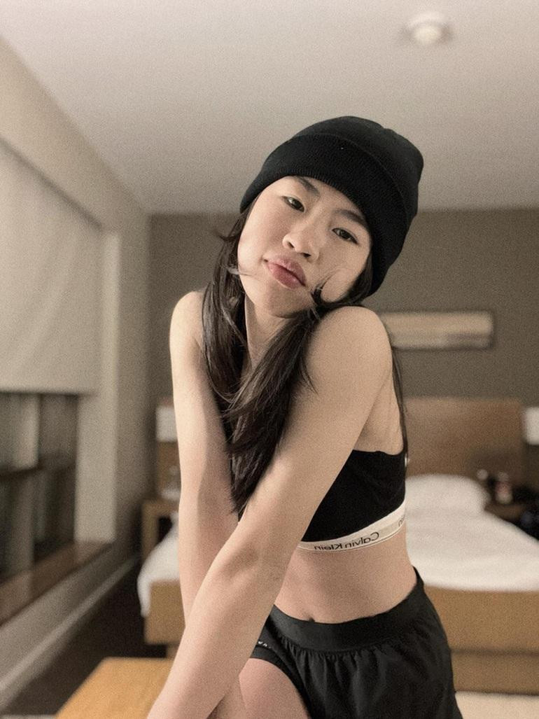 Ngoài đời cô rất cá tính