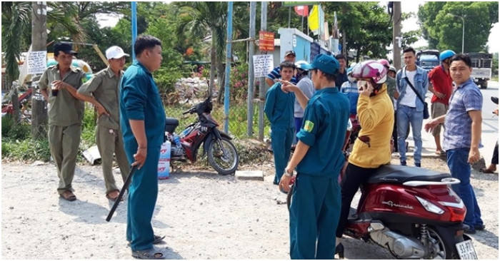 Lực lượng chức năng phong tỏa hiện trường vụ án. (Ảnh: CAND).