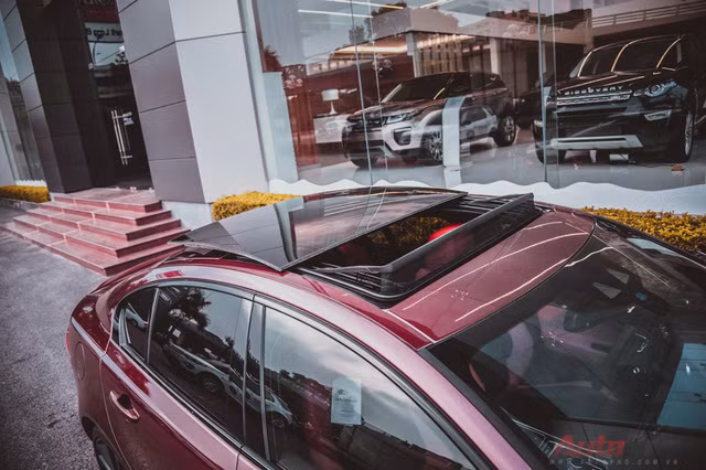 Cận cảnh "báo đỏ" Jaguar XE-S đầu tiên Việt Nam ảnh 17