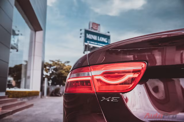 Cận cảnh "báo đỏ" Jaguar XE-S đầu tiên Việt Nam ảnh 6