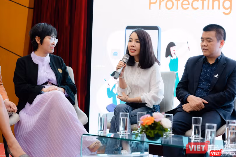 Diễn giả Phan Hồ Điệp chia sẻ tại toạ đàm. Diễn giả Phan Hồ Điệp chia sẻ tại toạ đàm.