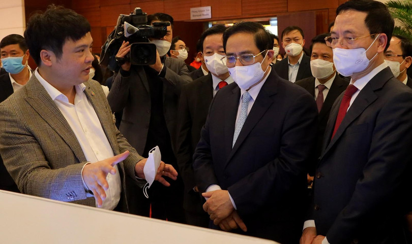 Thủ tướng bày tỏ vui mừng khi thấy các doanh nghiệp Việt Nam đã tạo ra nhiều sản phẩm, giải pháp thiết thực.