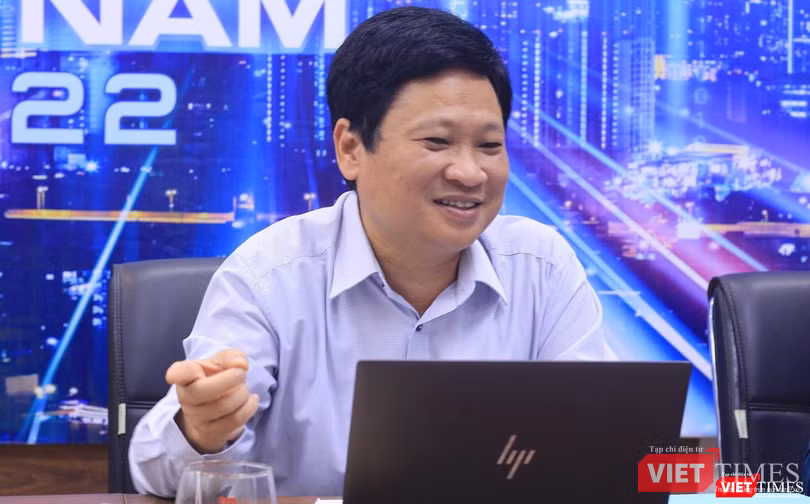 Ông Nguyễn Khắc Lịch phản biện giải pháp tham dự Giải thưởng Chuyển đổi số Việt Nam 2022 với vai trò Giám khảo Hội đồng Chung khảo.