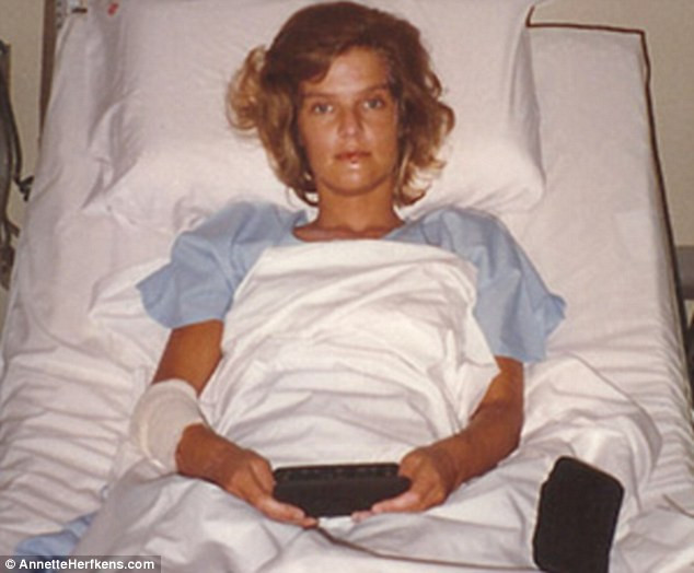 Annette muốn đối diện với khó khăn trong cuộc sống bằng nụ cười.