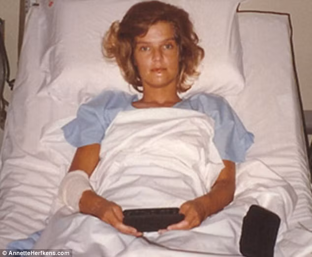 Annette muốn đối diện với khó khăn trong cuộc sống bằng nụ cười.