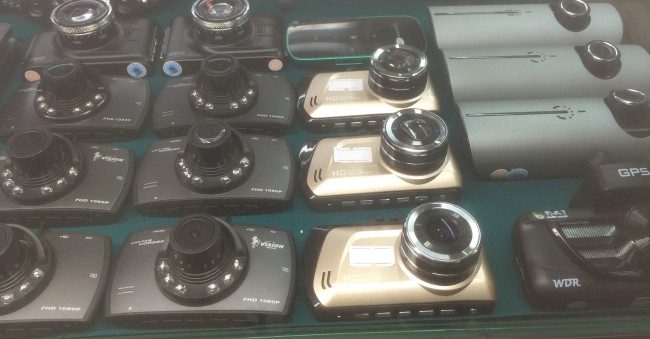 200 nghìn đồng có thể mua được một chiếc camera hành trình. Ảnh: H.V 200 nghìn đồng có thể mua được một chiếc camera hành trình. Ảnh: H.V