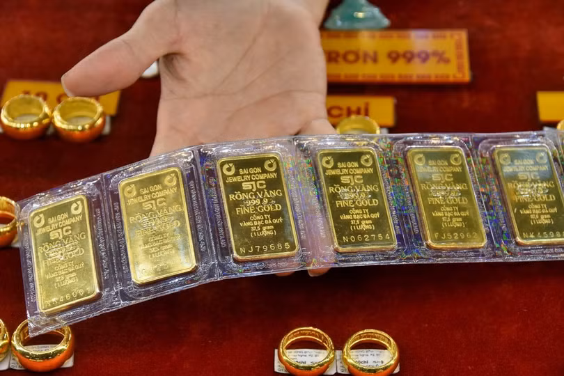 Vàng miếng SJC tăng 200.000 đồng/lượng ở cả 2 chiều vào so với phiên cuối tuần trước. Ảnh minh hoạ.