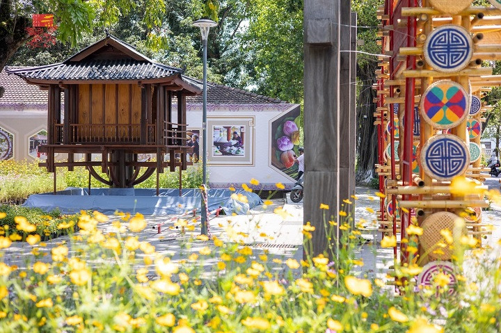 Không gian triển lãm "Thiết kế, sáng tạo thủ công" được bố trí tại địa chỉ số 15 Lê Lợi. TP Huế, tỉnh Thừa Thiên Huế.