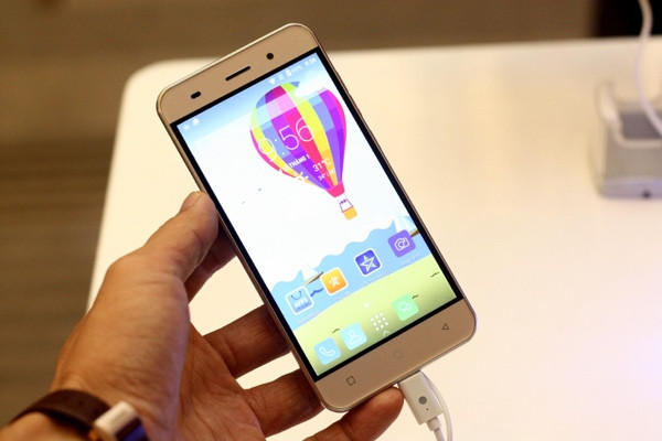 Mobiistar Lai Yuki có giá 2.590.000 đồng, được trang bị vi xử lý 4 lõi tốc độ 1,3GHz, RAM 2GB, bộ nhớ trong 16GB, khe cắm thẻ tối đa 32GB.