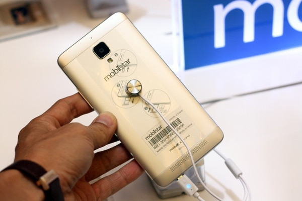 Prime X Grand sử dụng vi xử lý MT6753 8 lõi, tốc độ 1,3GHz; hệ điều hành Android 5.1; pin dung lượng 3.200mAh.