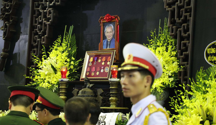 Tiễn đưa GS Phan Huy Lê về nơi an nghỉ cuối cùng Tiễn đưa GS Phan Huy Lê về nơi an nghỉ cuối cùng