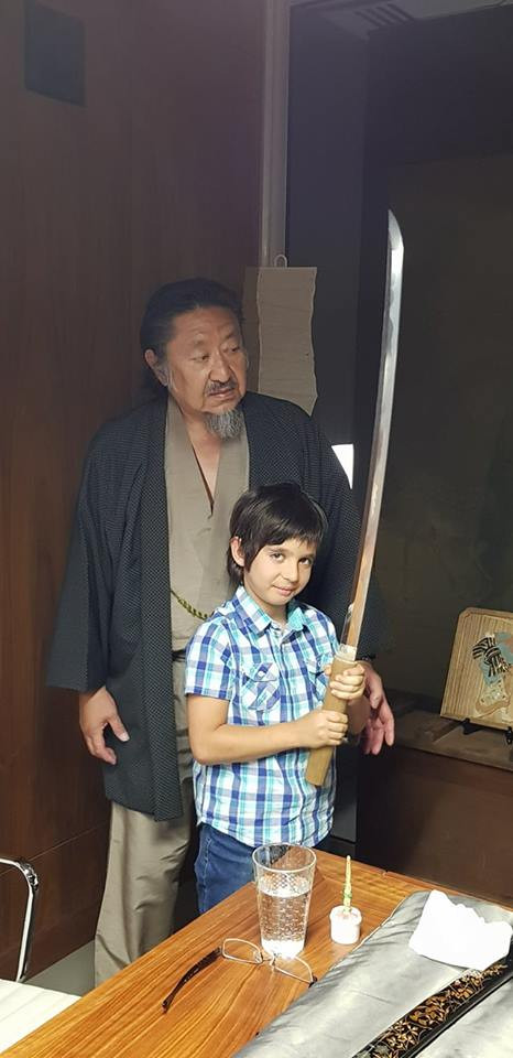 Fujiwara Kanefusa với Leva Movchan, con trai của Andrei Movchan- một nhân vật tài danh nổi tiếng nước Nga. Fujiwara Kanefusa với Leva Movchan, con trai của Andrei Movchan- một nhân vật tài danh nổi tiếng nước Nga.