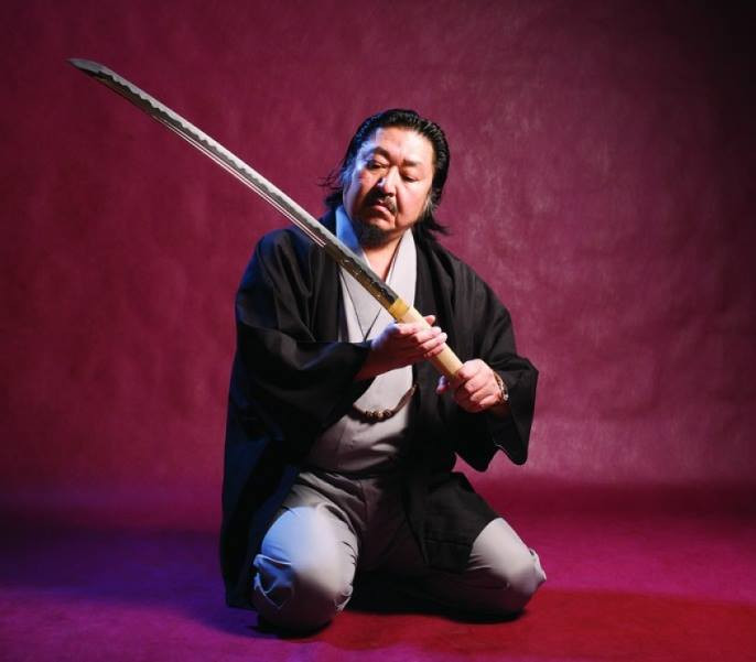 Chiêm ngưỡng lưỡi katana hoàn chỉnh. 