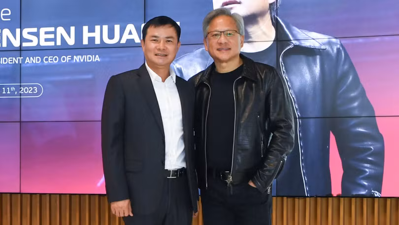 Anh 4-Dai dien NVIDIA va Viettel chup anh luu niem.jpeg
