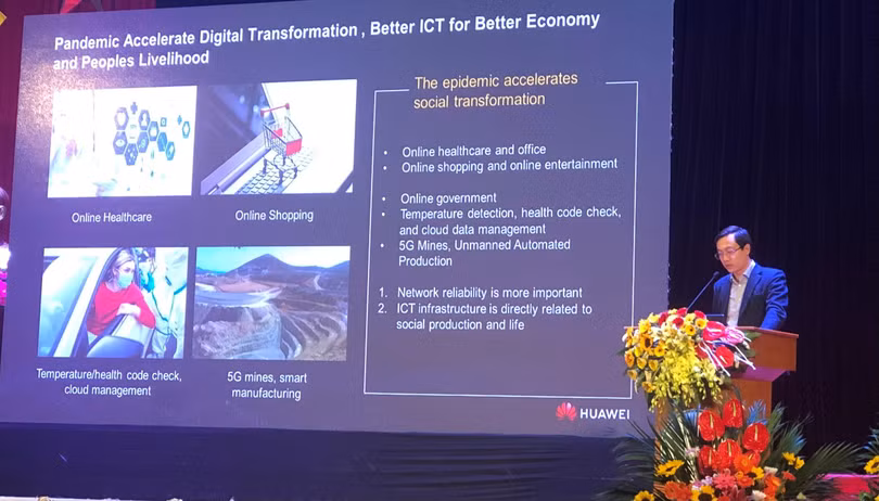 Ông Lê Nho Thông - Phó Giám đốc kinh doanh Công nghệ năng lượng số của Huawei Việt Nam - tại Hội nghị Quốc gia lần thứ XXIV về Điện tử, Truyền thông và Công nghệ Thông tin.