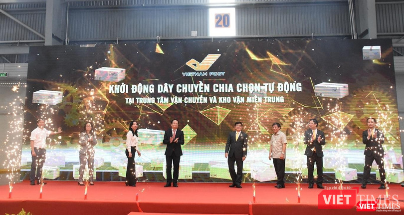 Lãnh đạo Vietnam Post và UBND TP. Đà Nẵng khai trương hệ thống chia chọn. Lãnh đạo Vietnam Post và UBND TP. Đà Nẵng khai trương hệ thống chia chọn.