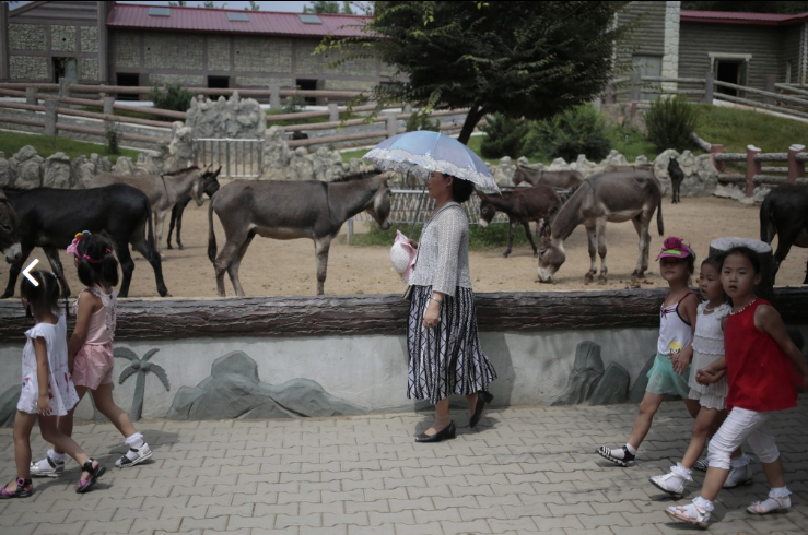 Những hình ảnh Kim Jong-un không muốn để lọt ra ngoài biên giới Triều Tiên ảnh 7