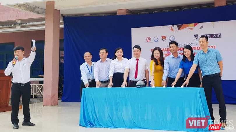 Cuộc thi Thế hệ sáng tạo được sự hỗ trợ của các chuyên gia nhiều kinh nghiệm trong lĩnh vực lập trình - Ảnh chụp tại lễ Khai mạc cuộc thi Cuộc thi Thế hệ sáng tạo được sự hỗ trợ của các chuyên gia nhiều kinh nghiệm trong lĩnh vực lập trình - Ảnh chụp tại lễ Khai mạc cuộc thi