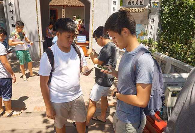 Suýt thiệt thân vì mải mê bắt Pokemon “hiếm“ ảnh 7 Suýt thiệt thân vì mải mê bắt Pokemon “hiếm“ ảnh 7