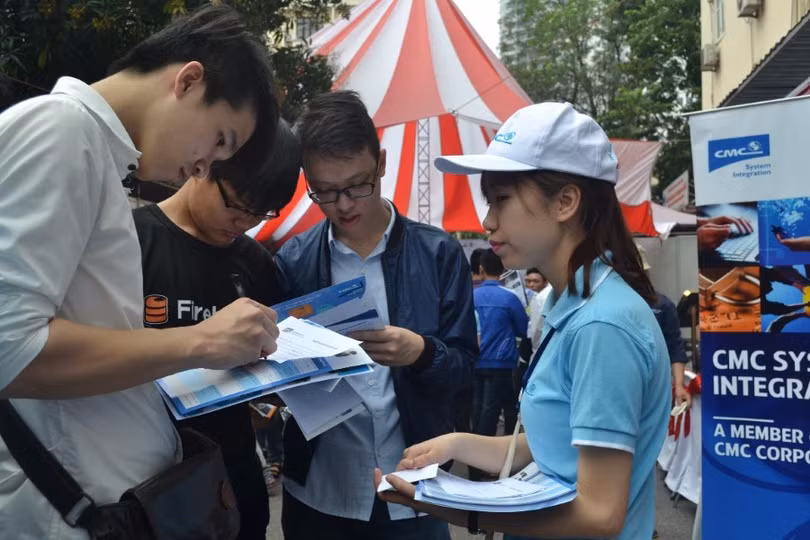 Những năm gần đây, ngành công nghệ thông tin (CNTT) luôn phát triển với tốc độ cao khiến cho nhu cầu về nhân lực cũng tăng cao.