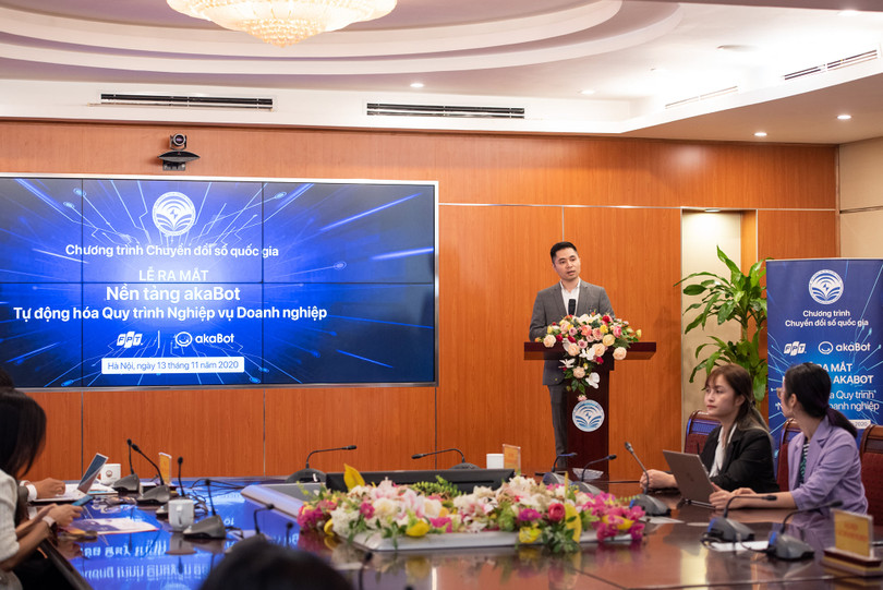 Lễ ra mắt akaBot (Ảnh- HV) Lễ ra mắt akaBot (Ảnh- HV)