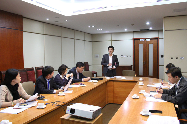 Ông Đoàn Công Huynh, Vụ trưởng Vụ Thông tin cơ sở, Phó trưởng Ban thường trực Ban Soạn thảo phát biểu tại cuộc họp.