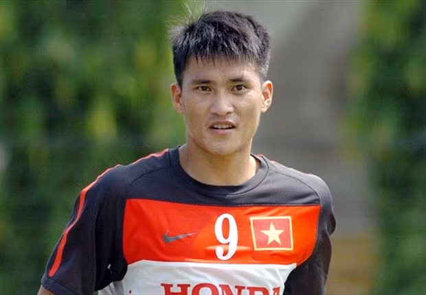 Facebook thành "cần câu cơm" của cầu thủ Việt