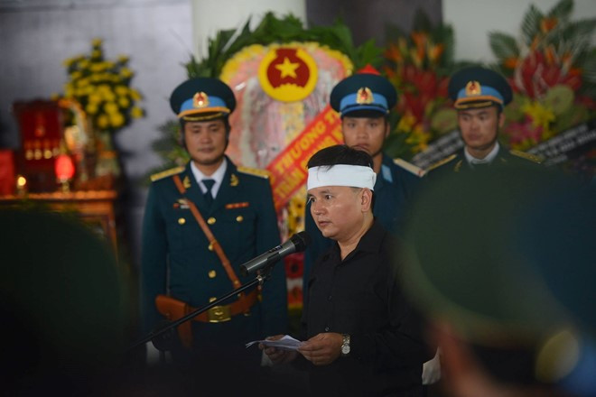 Những hình ảnh thắt lòng trong đám tang phi công Trần Quang Khải ảnh 8