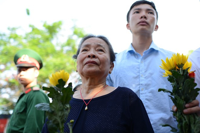 Những hình ảnh thắt lòng trong đám tang phi công Trần Quang Khải ảnh 13