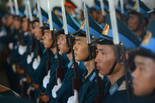 Những hình ảnh thắt lòng trong đám tang phi công Trần Quang Khải ảnh 4