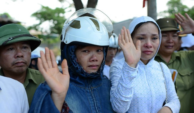 Những hình ảnh thắt lòng trong đám tang phi công Trần Quang Khải ảnh 17