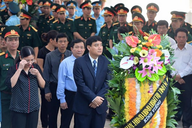 Những hình ảnh thắt lòng trong đám tang phi công Trần Quang Khải ảnh 10