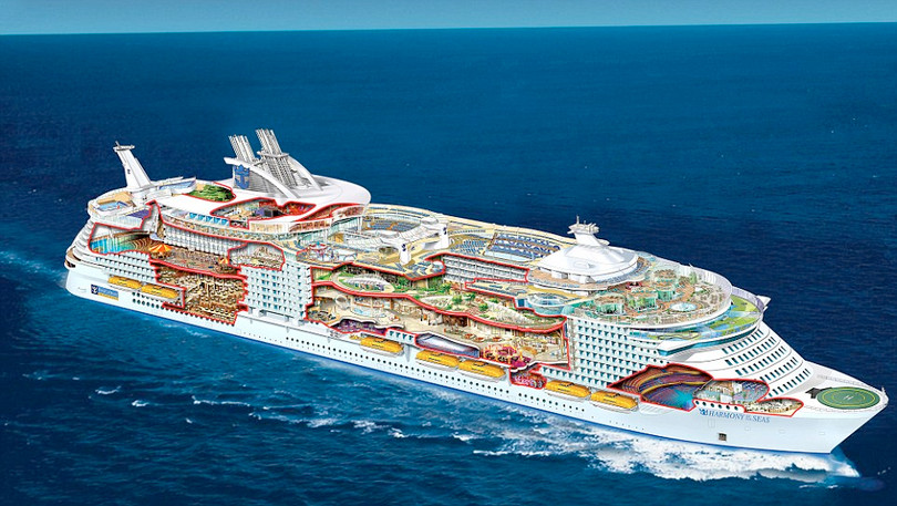 Du thuyền có 16 tầng, được ví như một công viên Trung tâm New York thu nhỏ với hơn 10.500 loài thực vật.