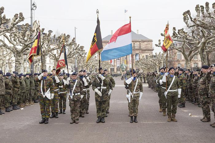 Một buổi lễ của Quân đoàn Châu Âu (Eurocorps). Một buổi lễ của Quân đoàn Châu Âu (Eurocorps).
