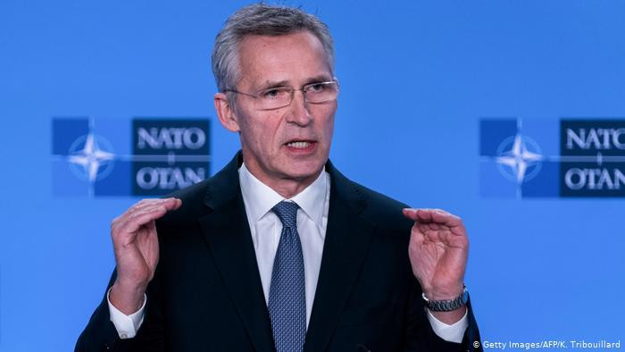 Tổng Thư ký NATO Jens Stoltenberg phản đối việc EU thành lập lực lượng quân sự riêng. Tổng Thư ký NATO Jens Stoltenberg phản đối việc EU thành lập lực lượng quân sự riêng.