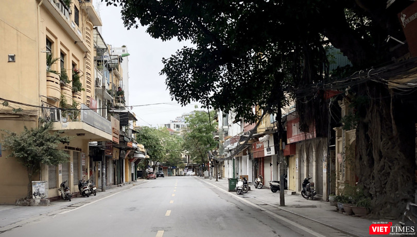 Hà Nội chính thức dừng hoạt động tất cả quán bar, karaoke và các hoạt động tập trung đông người không cần thiết trên địa bàn thành phố. Ảnh minh họa: Lê Mai