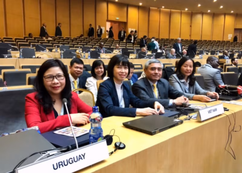 Đoàn Việt Nam tham dự Hội nghị Chiến lược cấp Bộ trưởng tại Đại hội Bất thường UPU lần thứ 2