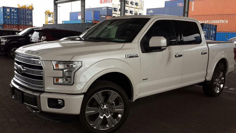Xe bán tải hạng sang Ford F-150 Limited 2016 giá 1,4 tỷ đồng ảnh 1