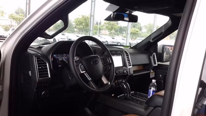 Xe bán tải hạng sang Ford F-150 Limited 2016 giá 1,4 tỷ đồng ảnh 6