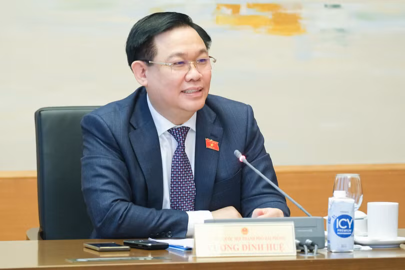 Chủ tịch Quốc hội Vương Đình Huệ tại phiên thảo luận Tổ (ngày 6/6).