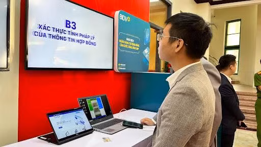 Ứng dụng thẻ CCCD gắn chip để định danh - xác thực điện tử trong ký kết Hợp đồng điện tử phục vụ Thương mại điện tử