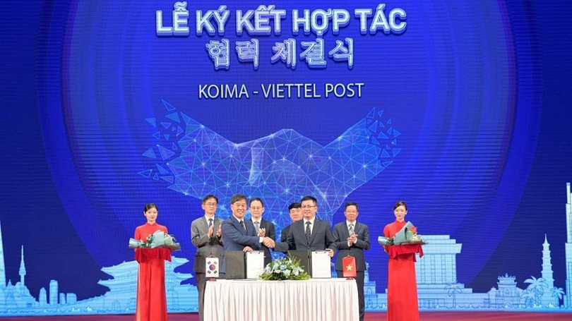 Đại diện lãnh đạo Viettel Post và KOIMA tại lễ ký kết hợp tác