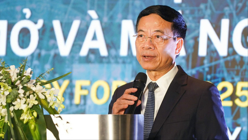 Bộ trưởng Nguyễn Mạnh Hùng khẳng định nhiều quốc gia đã tuyên bố chỉ mua công nghệ khi công nghệ là mở, nhất là khi các công nghệ đó dùng để xây dựng các hạ tầng nền tảng trọng yếu quốc gia.