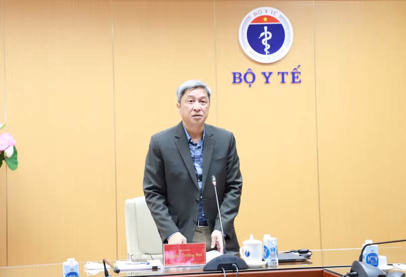 Thứ trưởng Bộ Y tế Nguyễn Trường Sơn xin thôi việc 